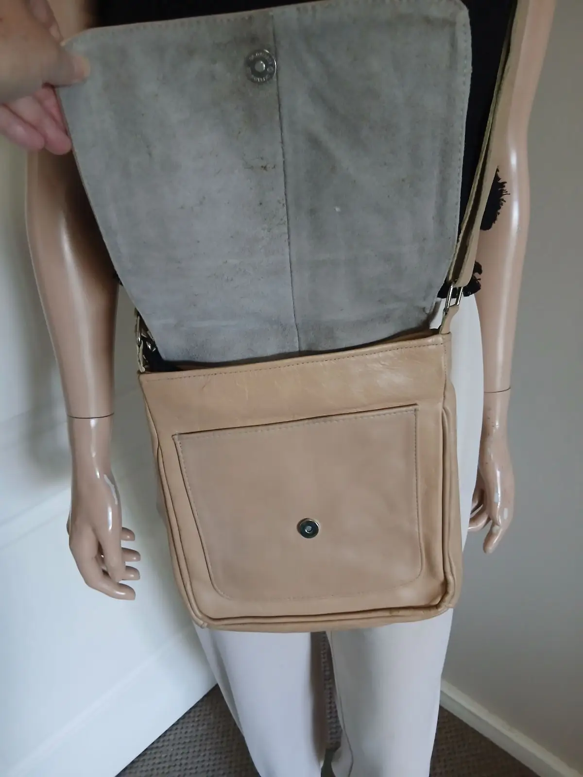 Tan Leather Crossbody Messenger Bag