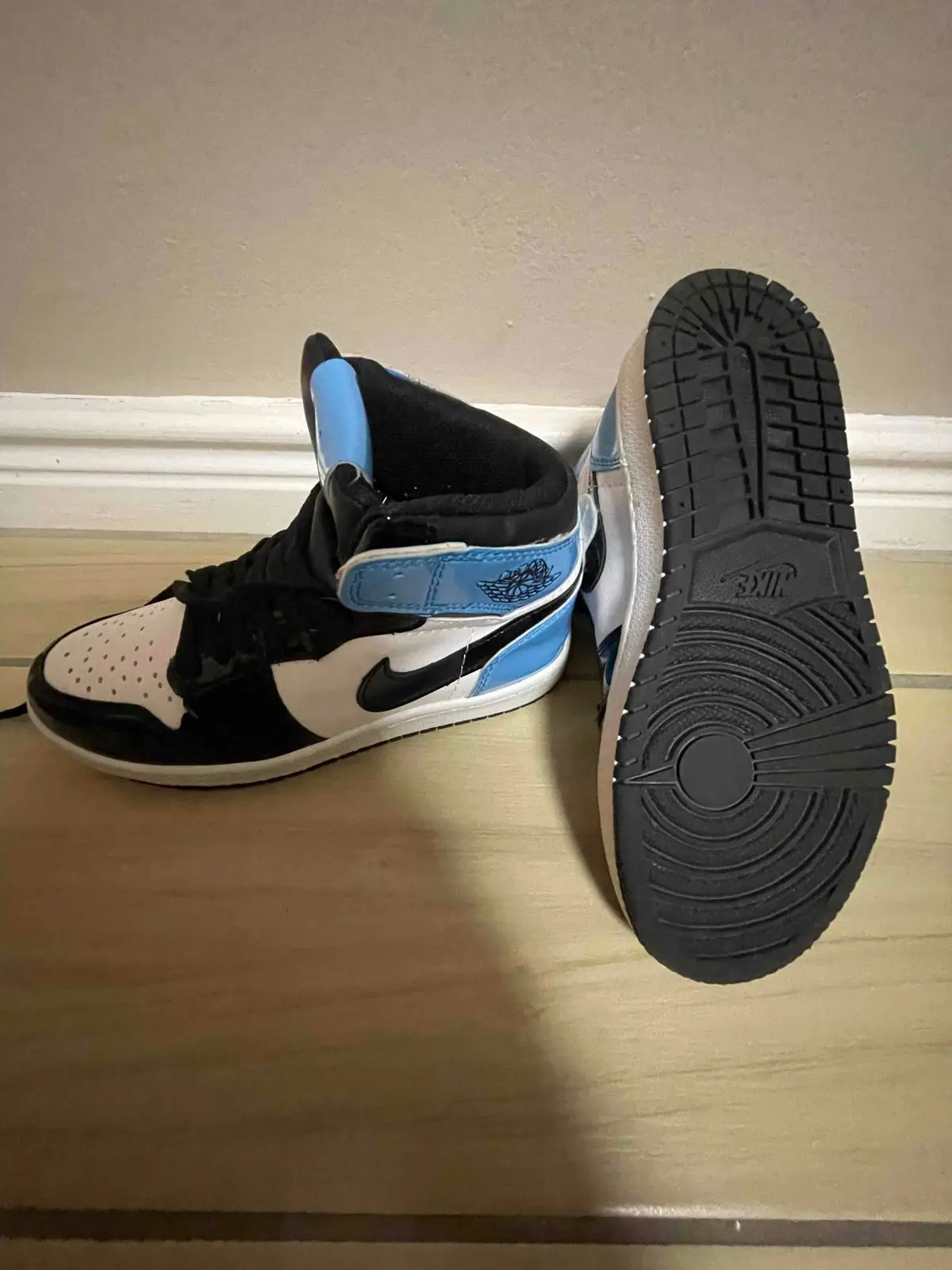 Air Jordan 1 Retro High OG UNC Patent Leather