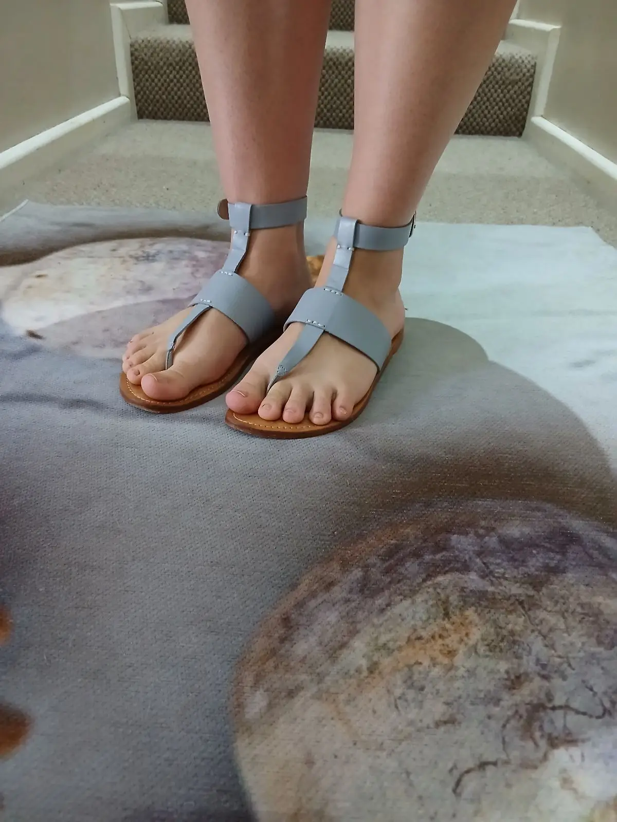 Witchery Grey Leather T-Bar Flat Sandals