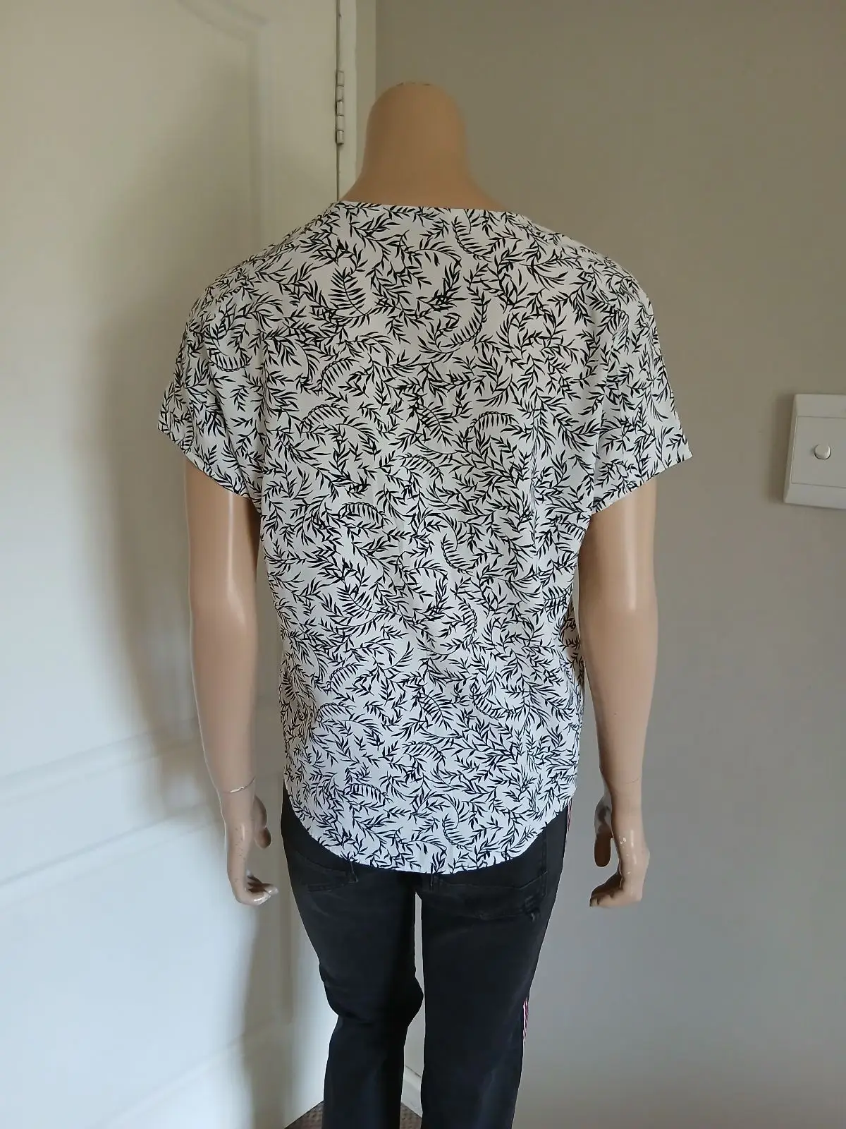 Country Road Patterned V-Neck Blouse