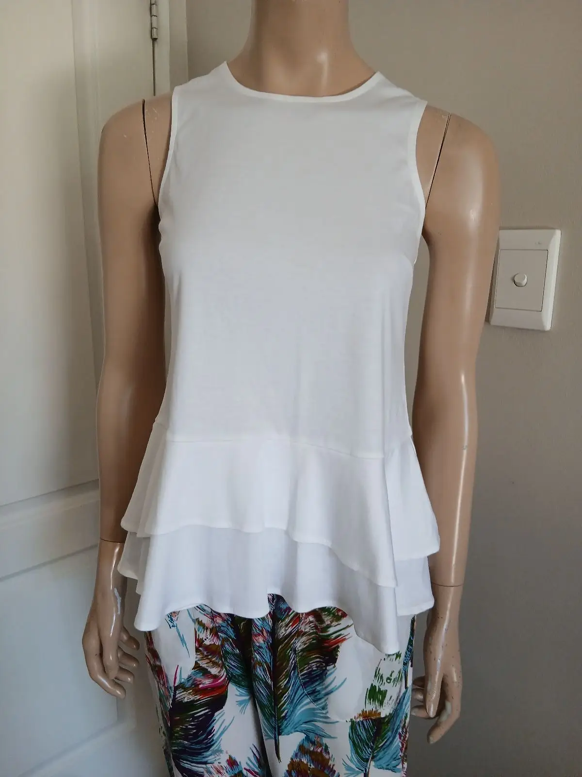 Witchery Witchery White Sleeveless Tiered Peplum Top