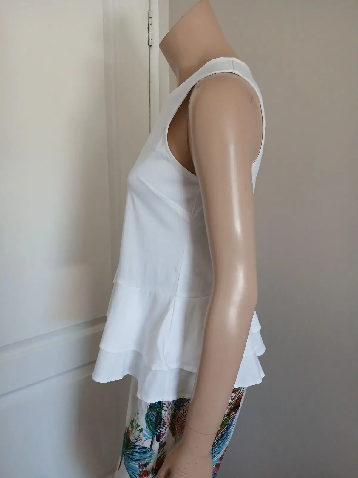 Witchery White Sleeveless Tiered Peplum Top