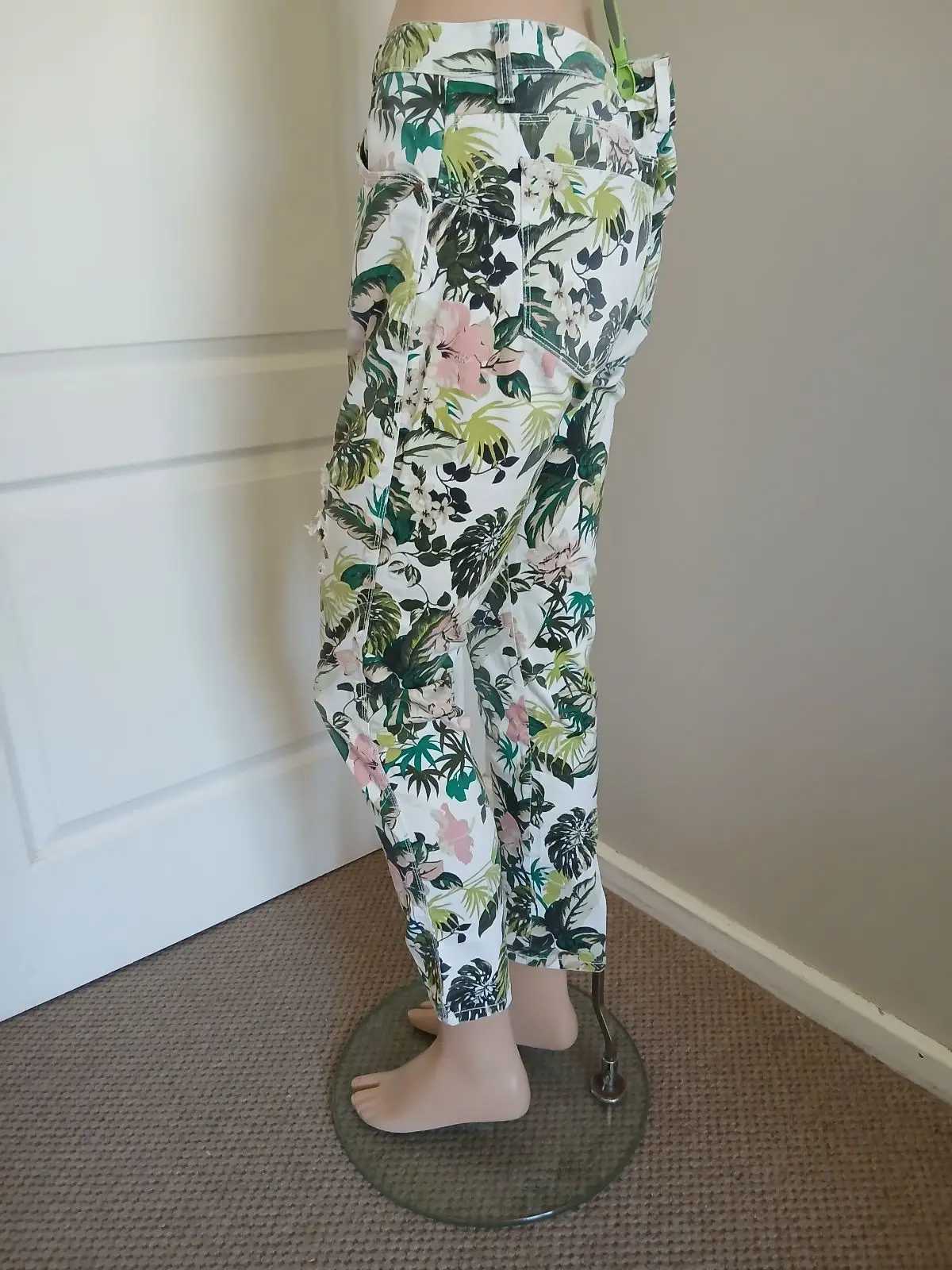 Guess Floral Patterned Pants Size 12