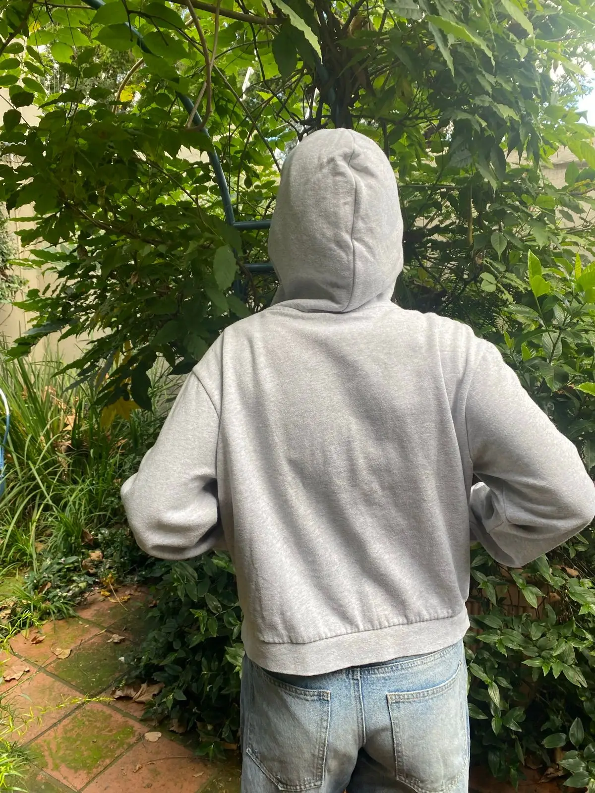 Guess Item — Size M