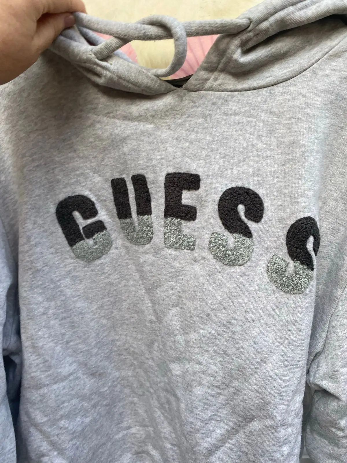 Guess Item — Size M