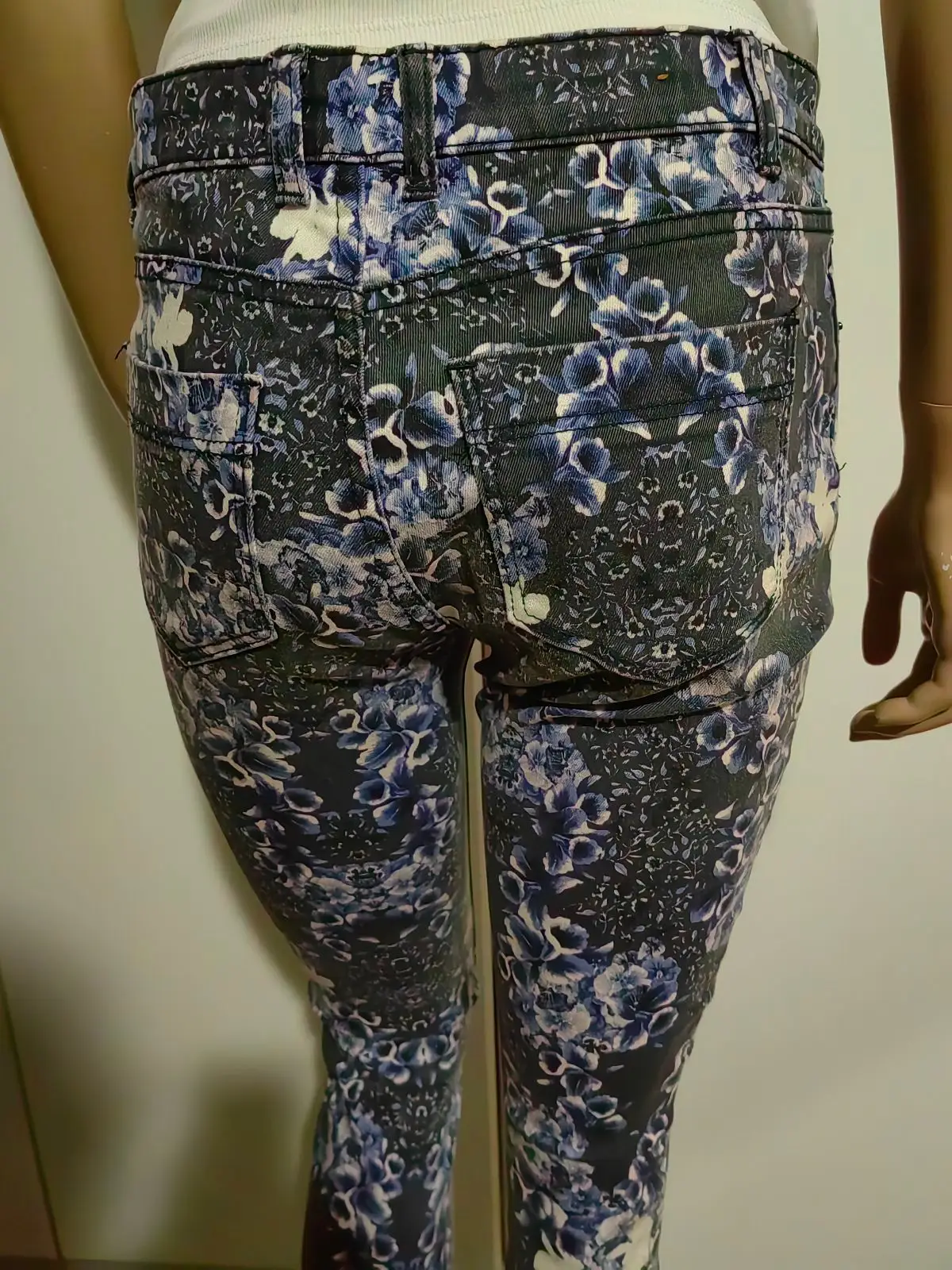 Cotton On Item — Size 10