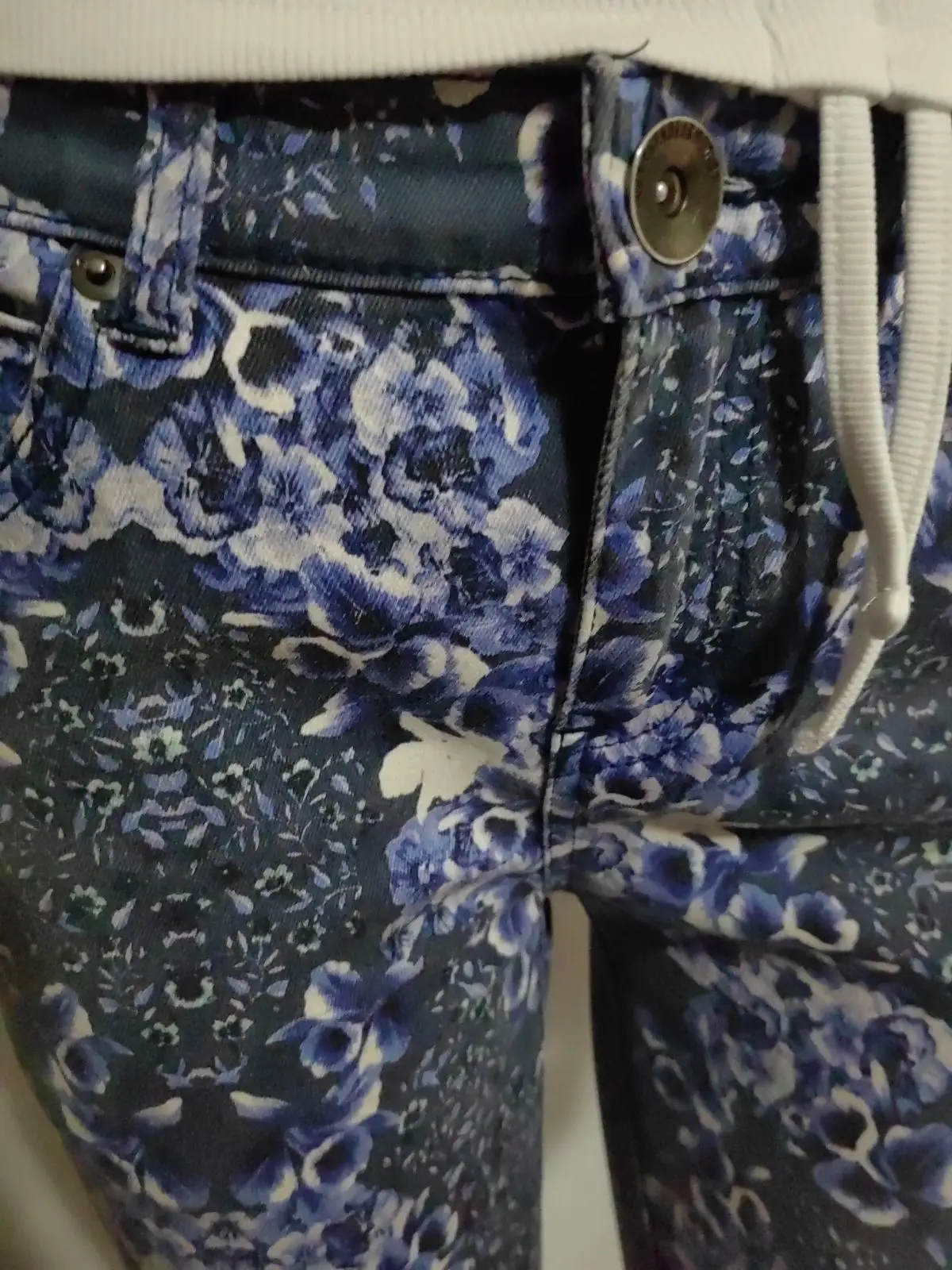 Cotton On Item — Size 10