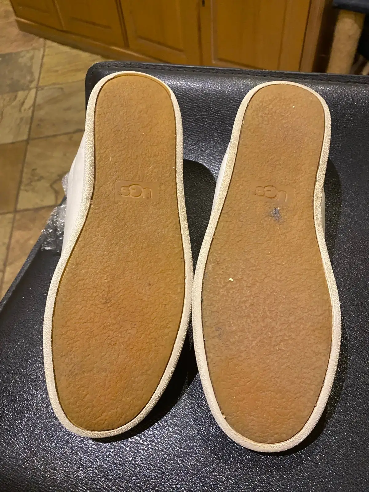 Ugg Item — Size 3,5