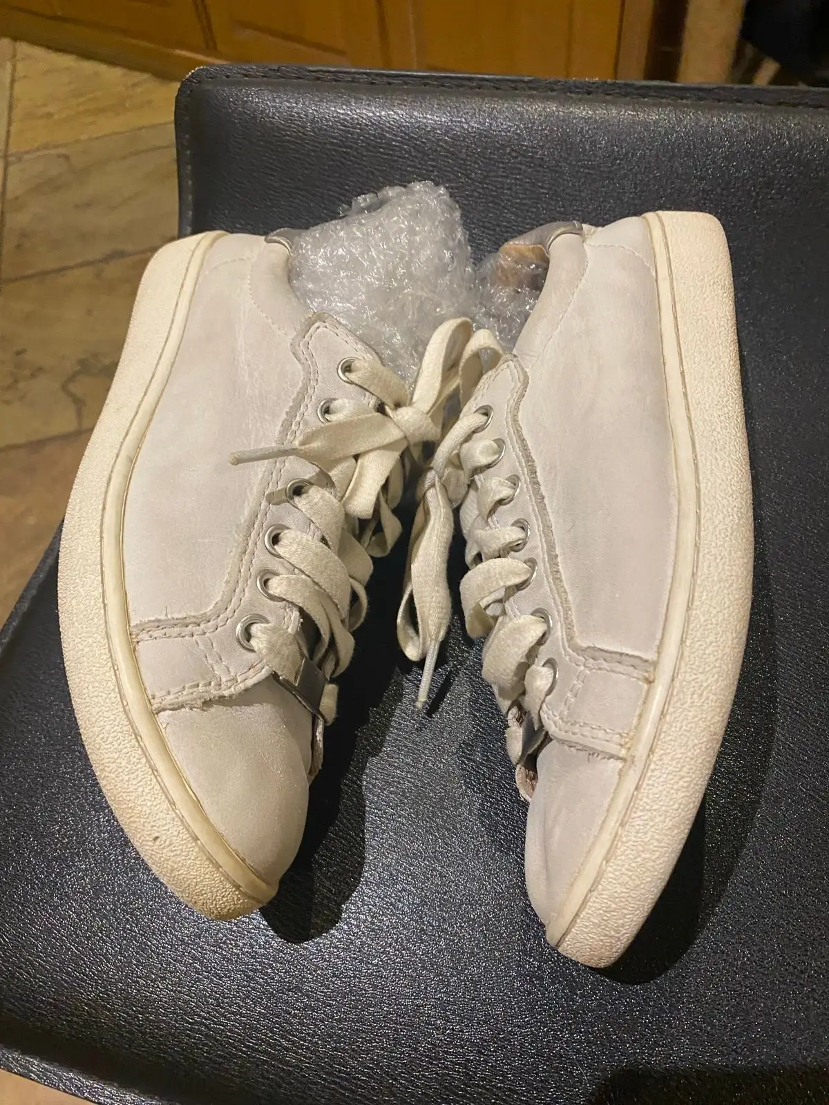 Ugg Item — Size 3,5