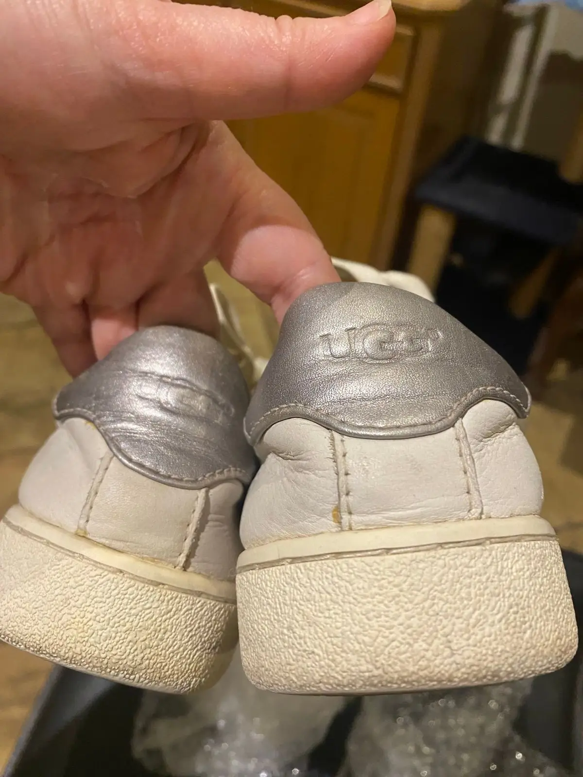 Ugg Item — Size 3,5