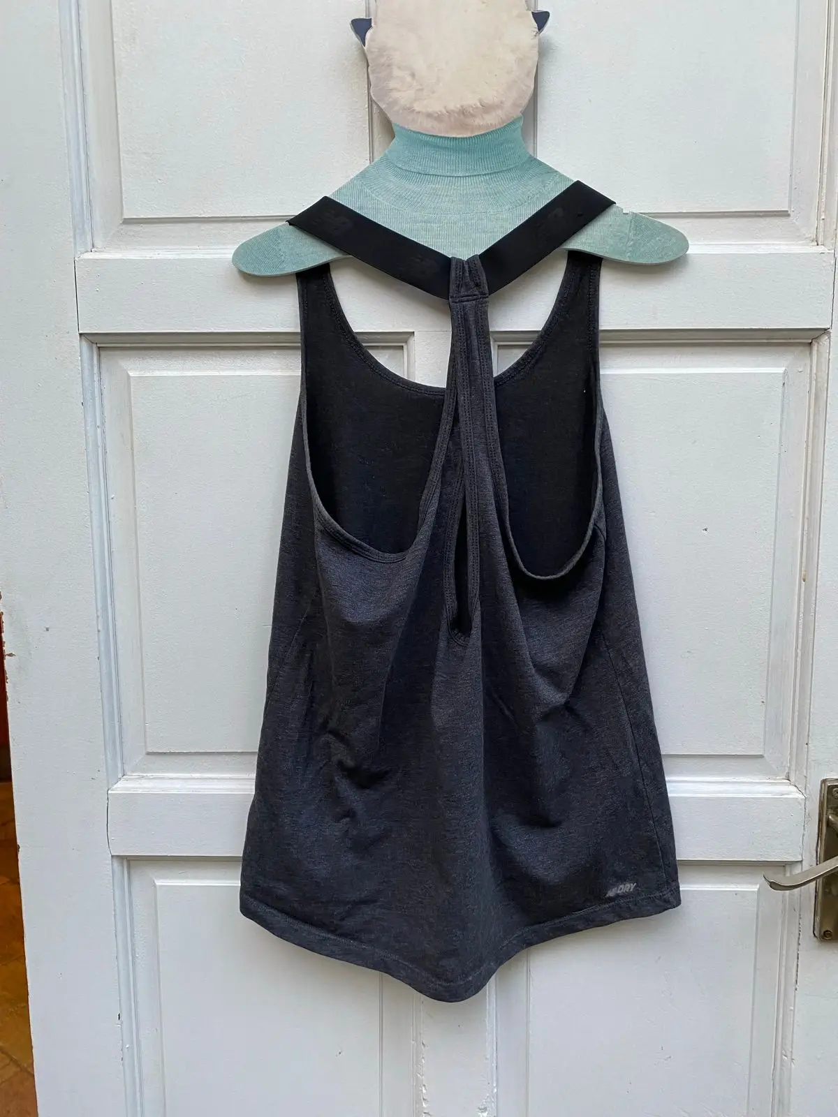 New Balance Sneakers — Size M