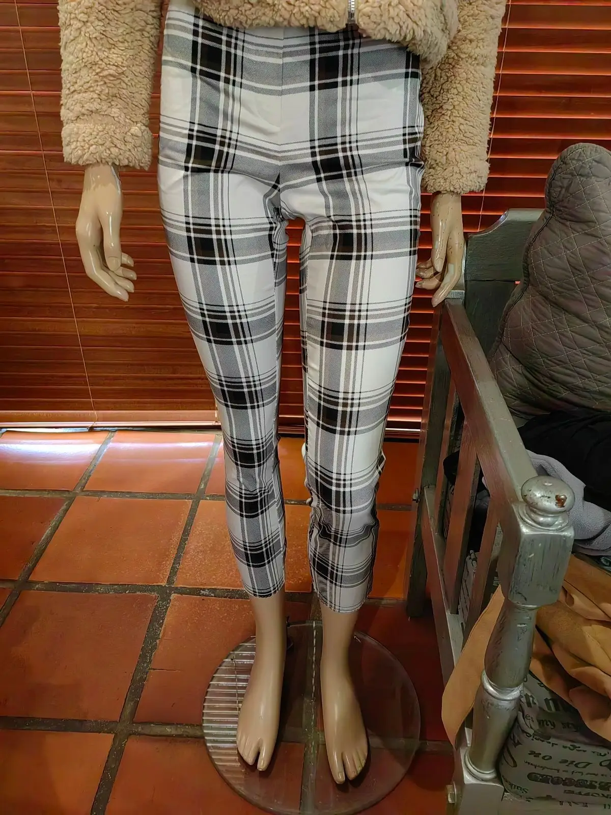 H&M H&M Plaid Pants Size 8