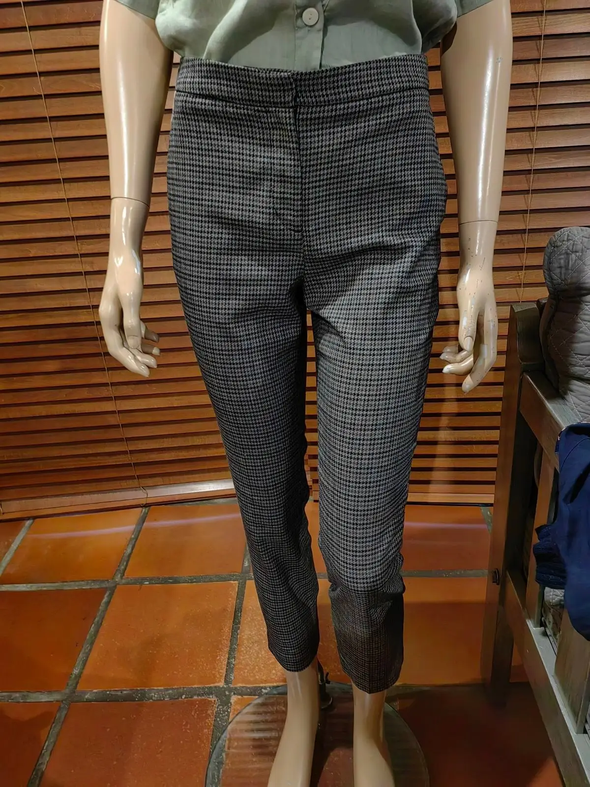 H&M H&M Checkered Pants Size 6