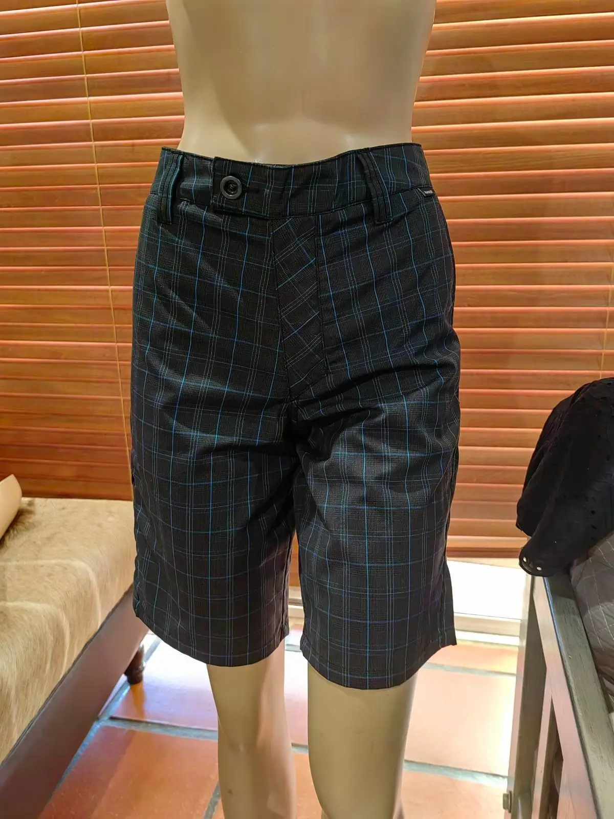 Hurley Item — Size 8