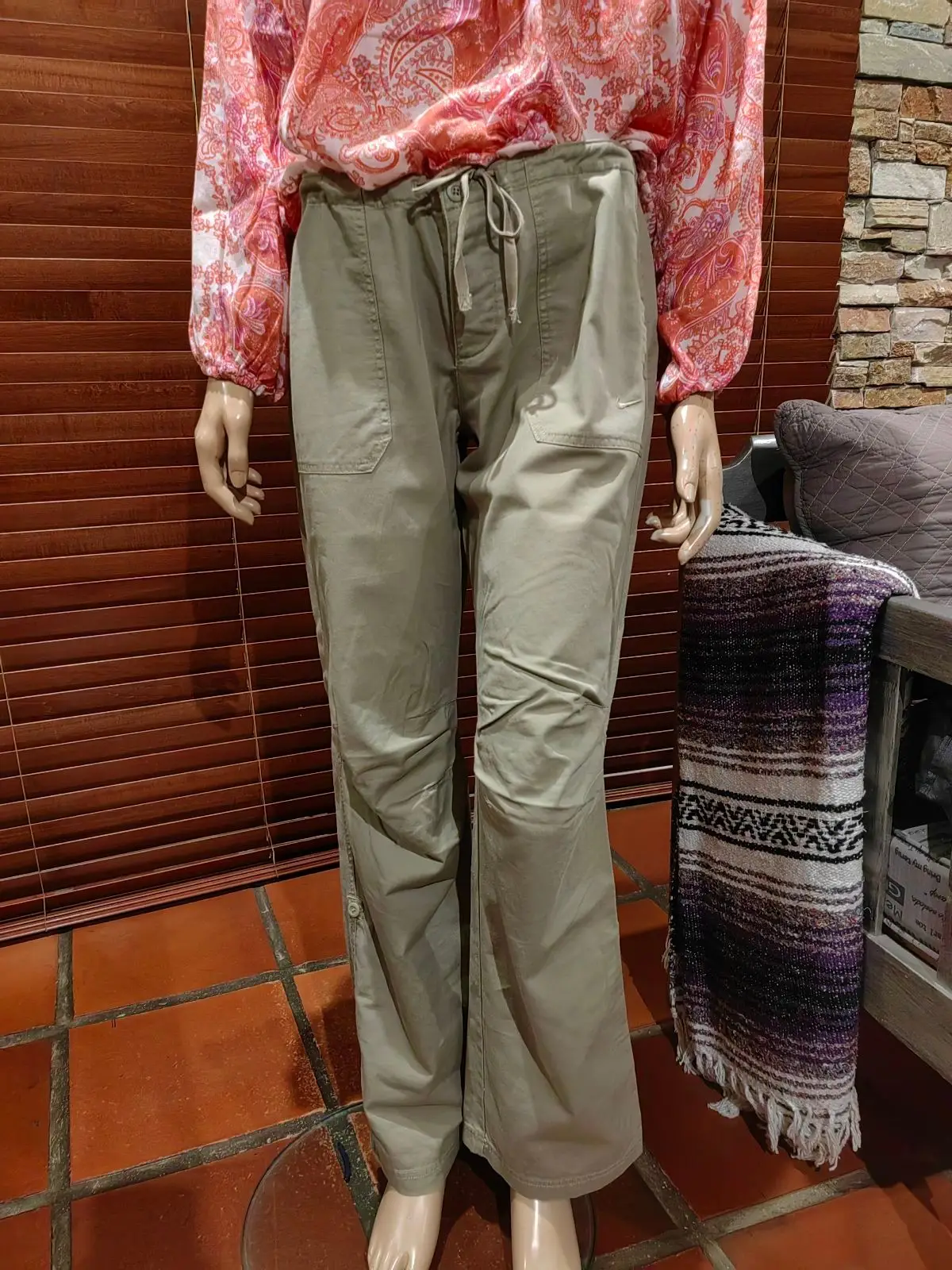 Nike Nike Sneakers — Size M