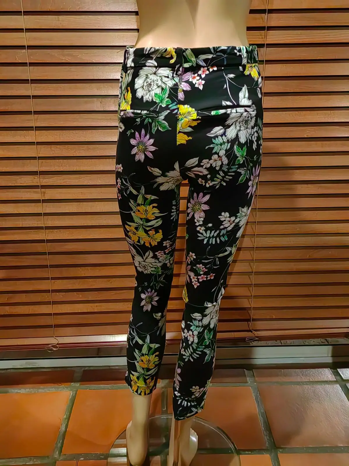 H&M Floral Patterned Leggings Size 6