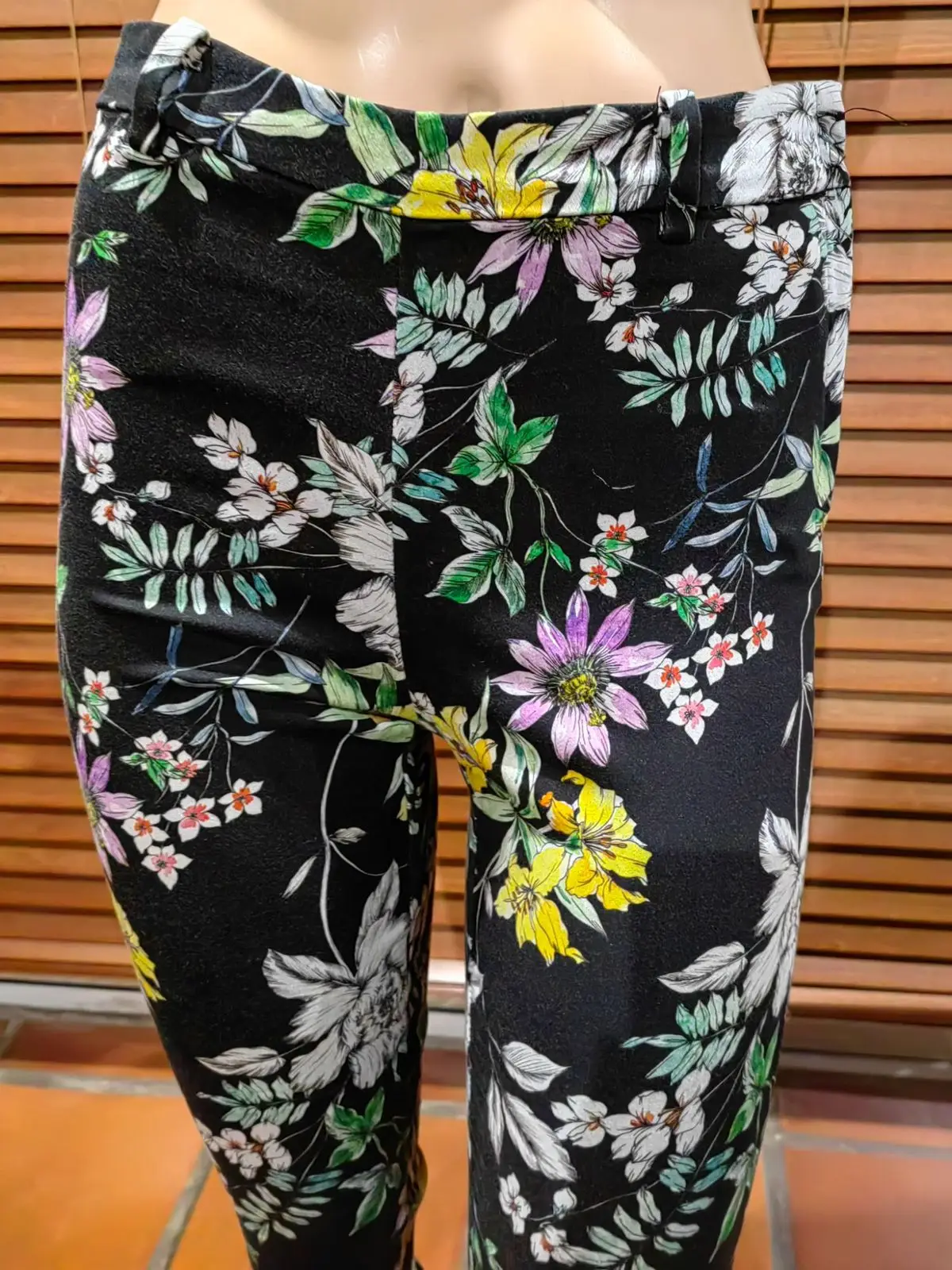 H&M Floral Patterned Leggings Size 6