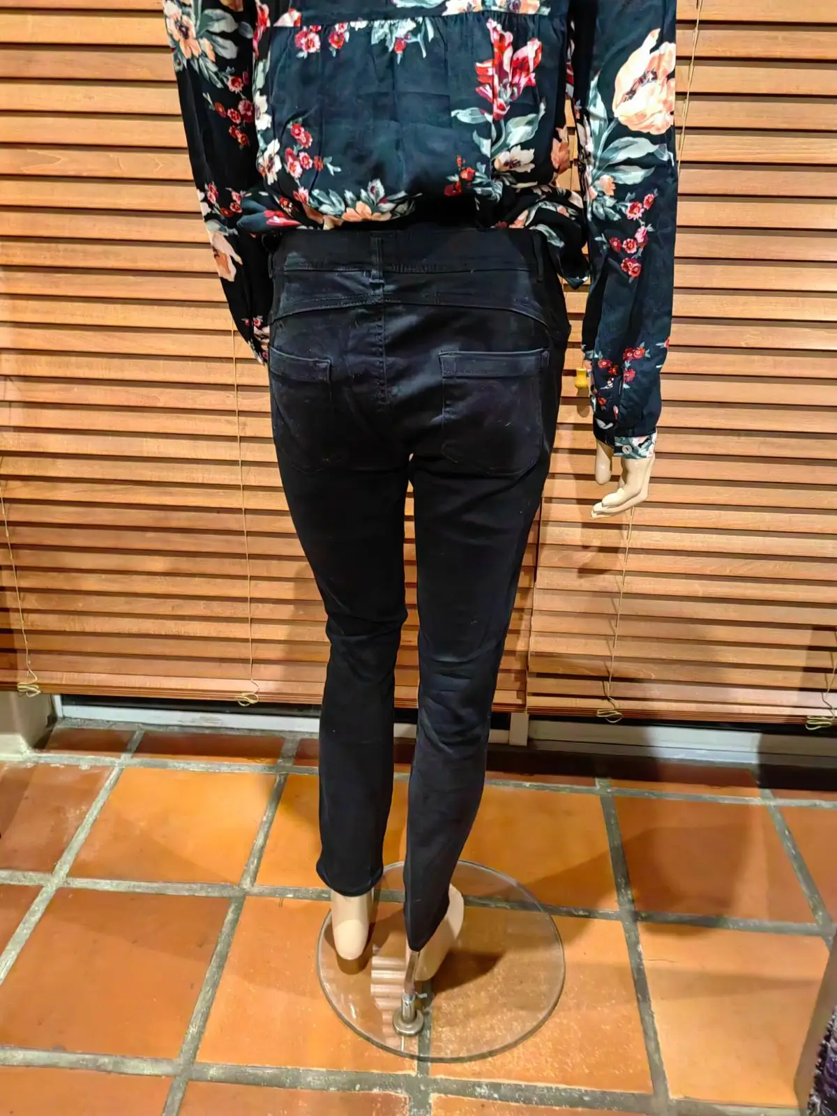 Woolworths Item — Size 12