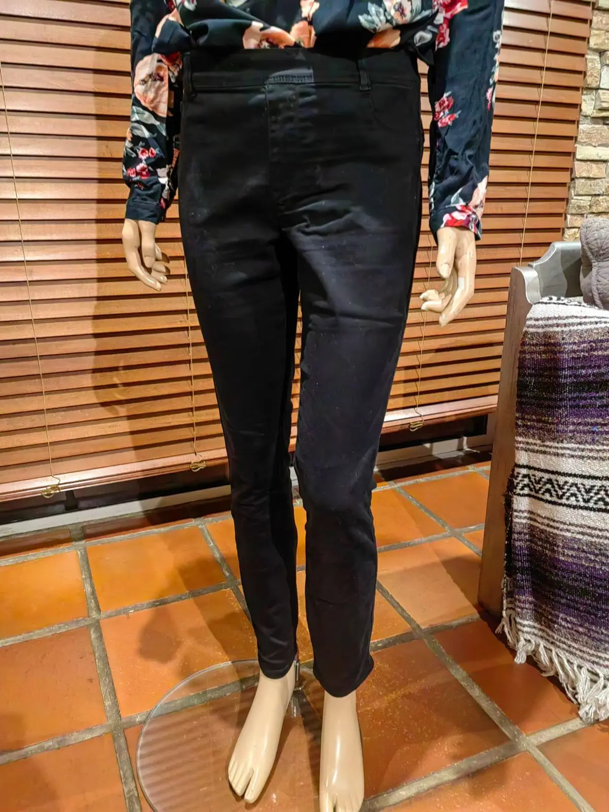 Woolworths Item — Size 12