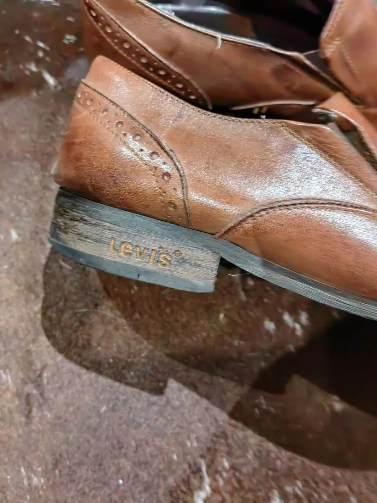 Levi's Item — Size 7