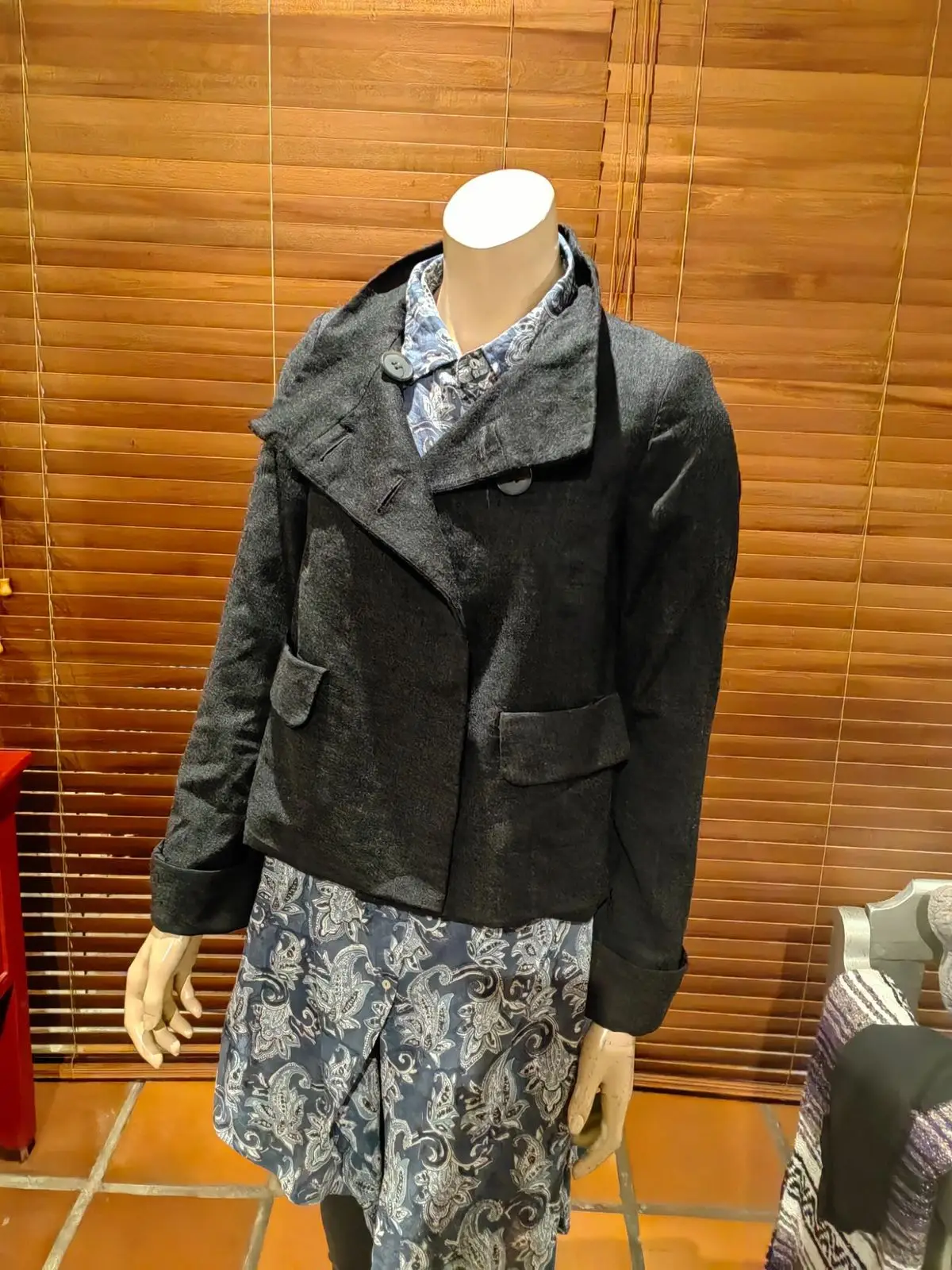 Woolworths Item — Size 8