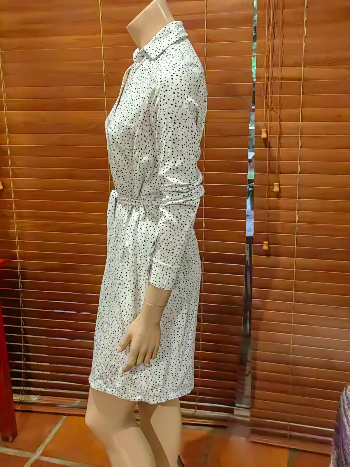 Woolworths Item — Size 6