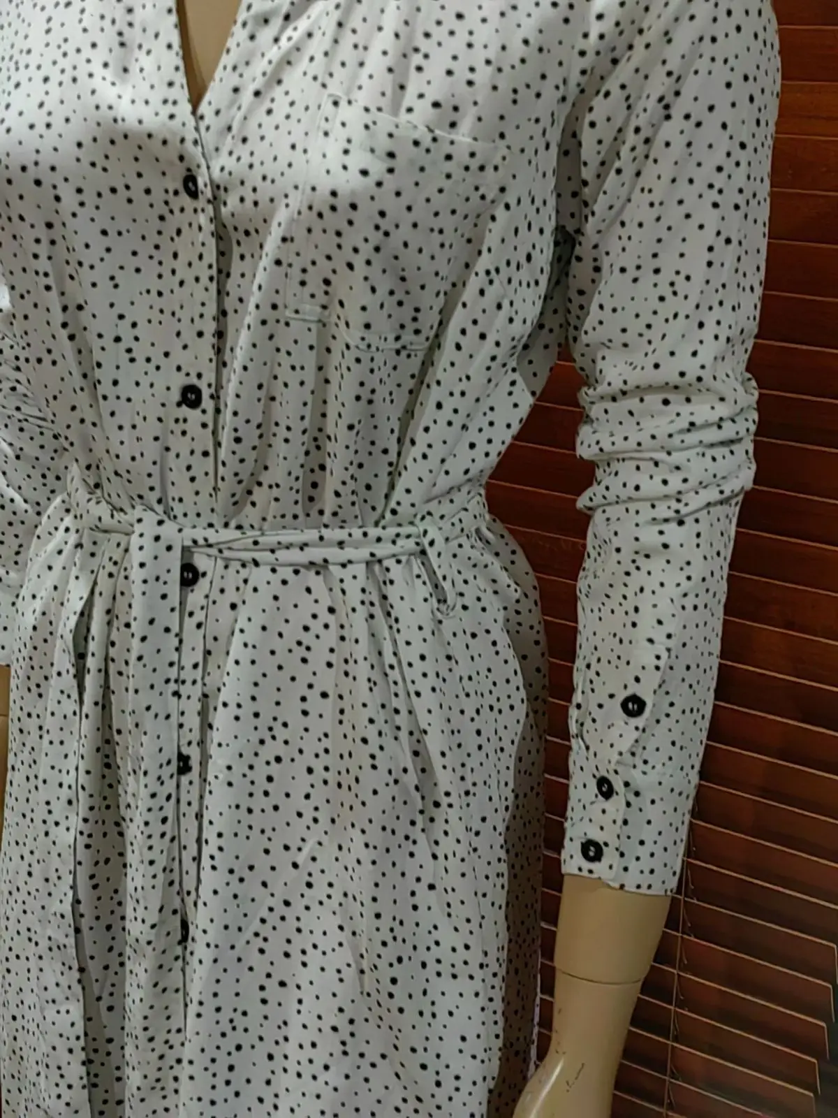 Woolworths Item — Size 6