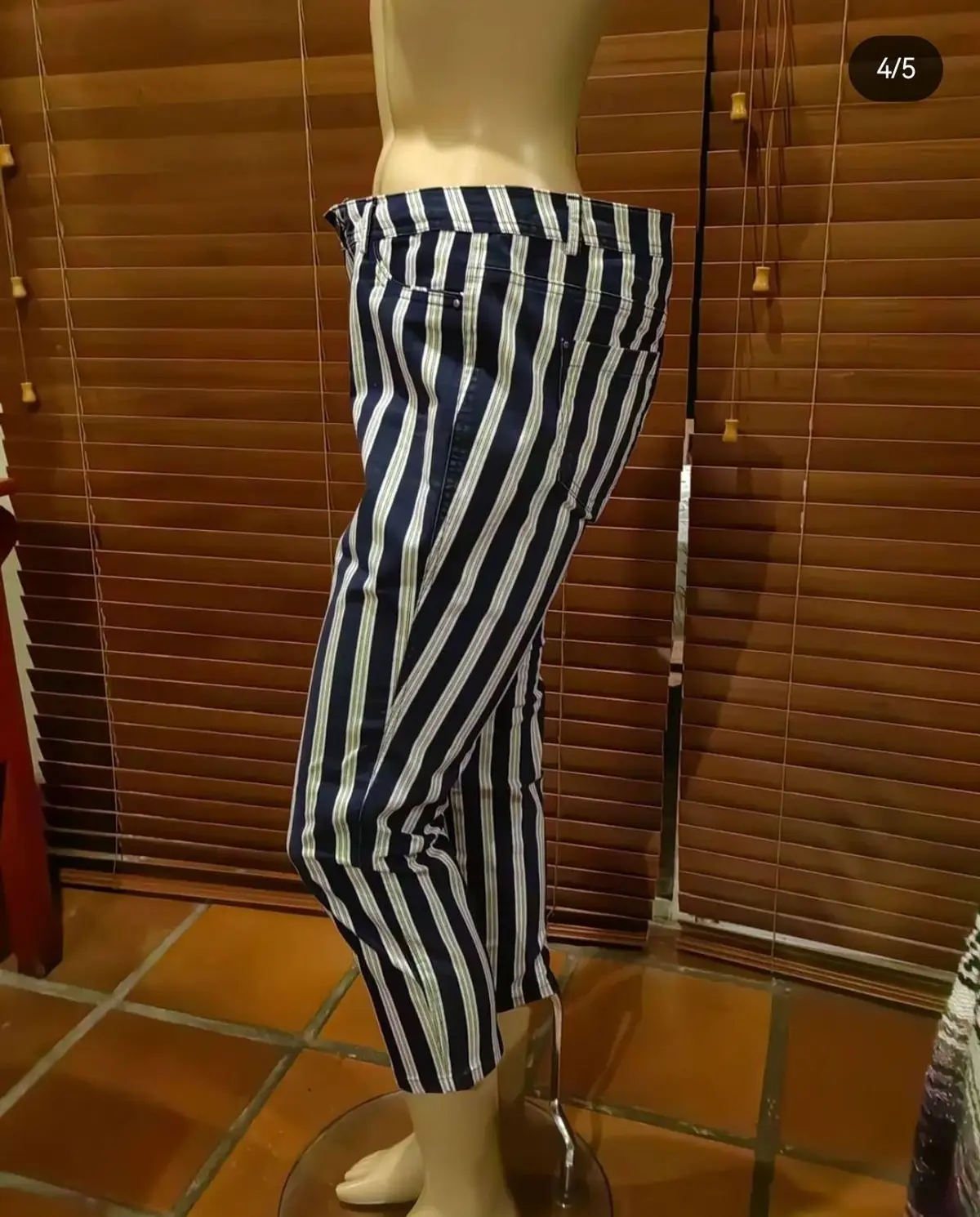 Woolworths Item — Size 12