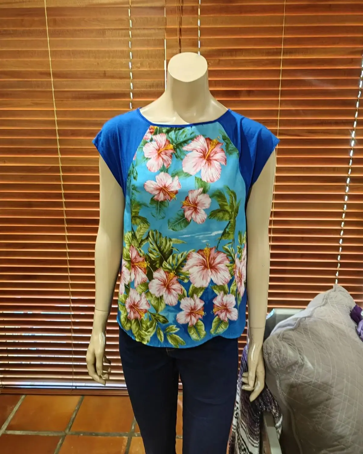 Zara Zara Item — Size M