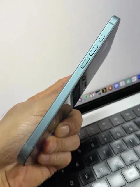 Apple iPhone 16