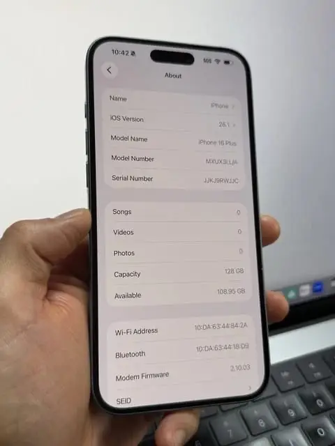 iPhone 16