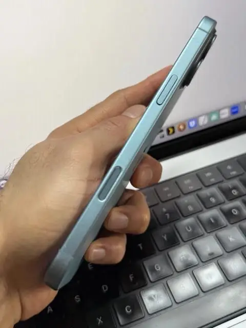 iPhone 16