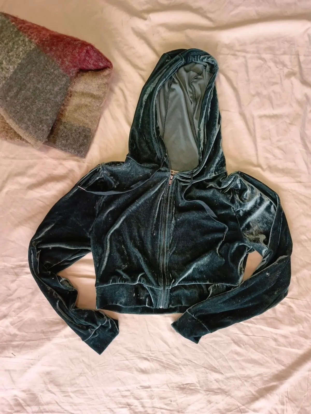Forever 21 Forever 21 Dark Green Velvet Cropped Hoodie