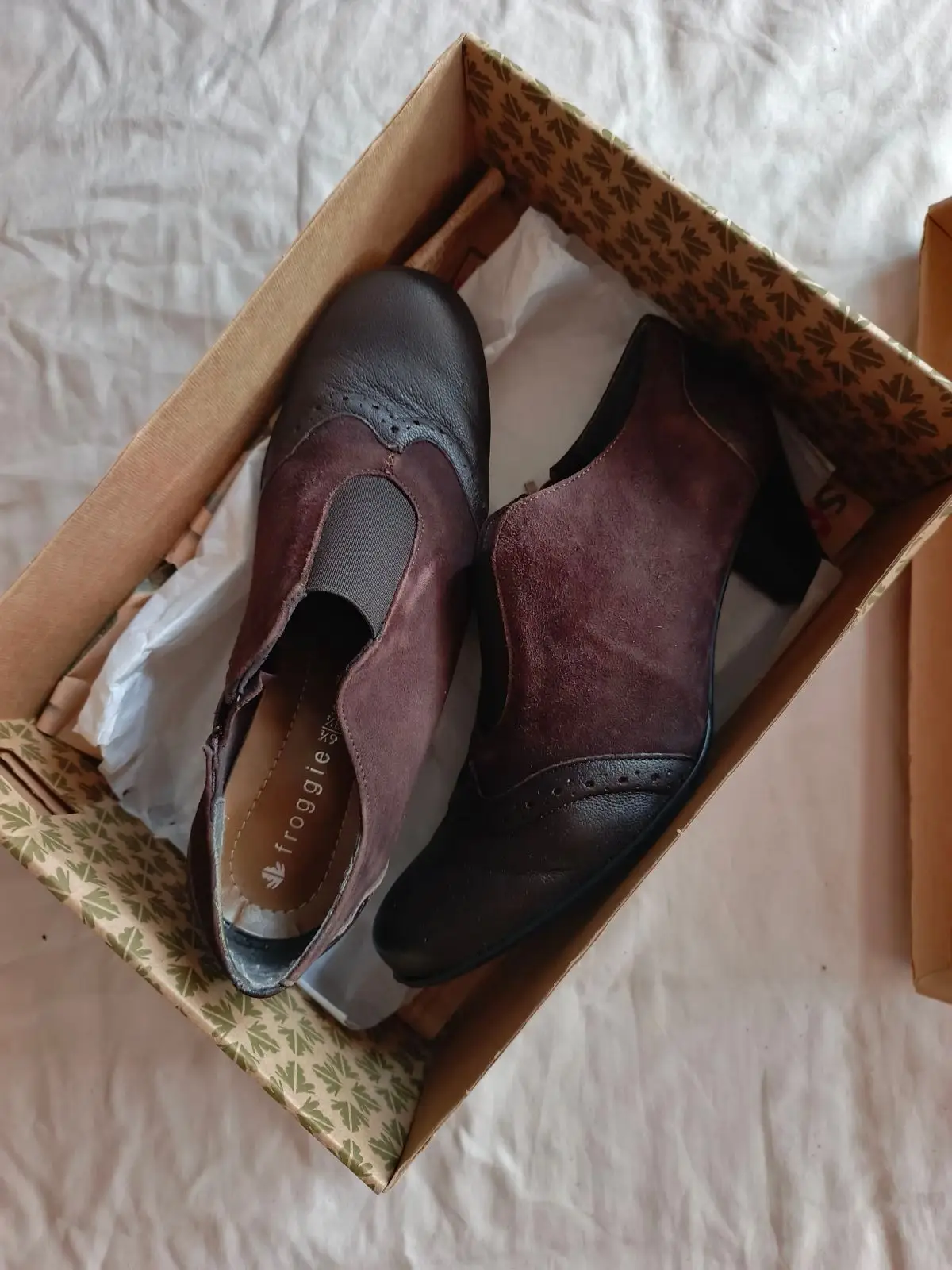 Froggie Shoes Froggie Shoes Item — Size 6,5