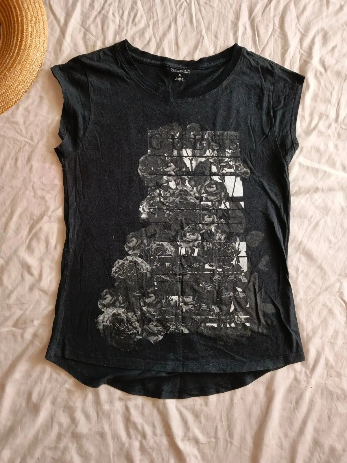 Guess Guess Item — Size M