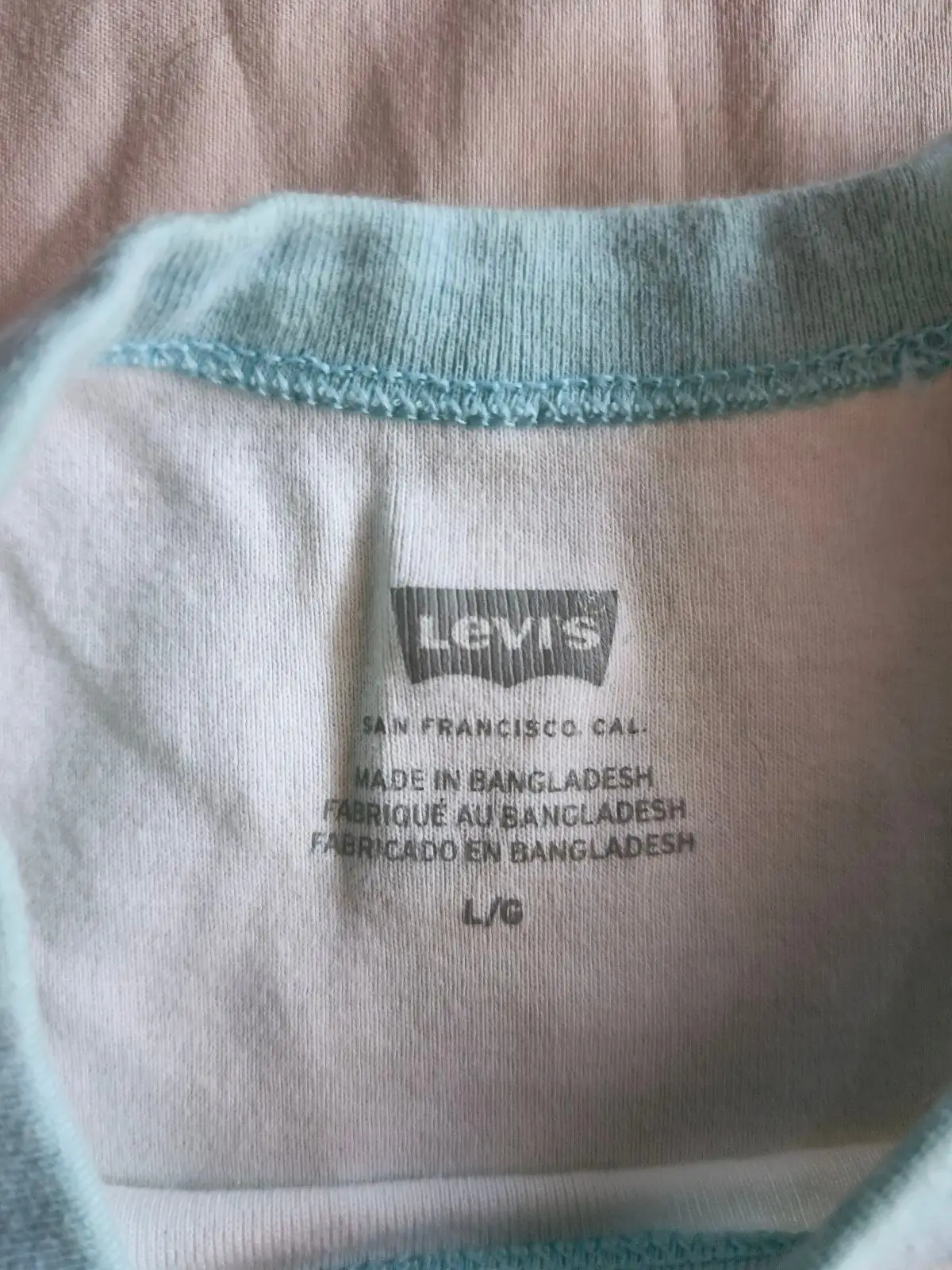 Levi's Item — Size L