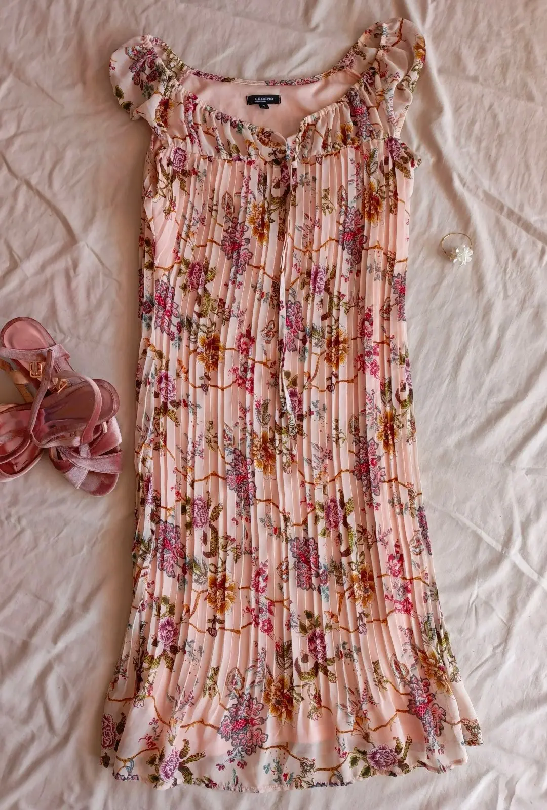 Truworths Item — Size 8