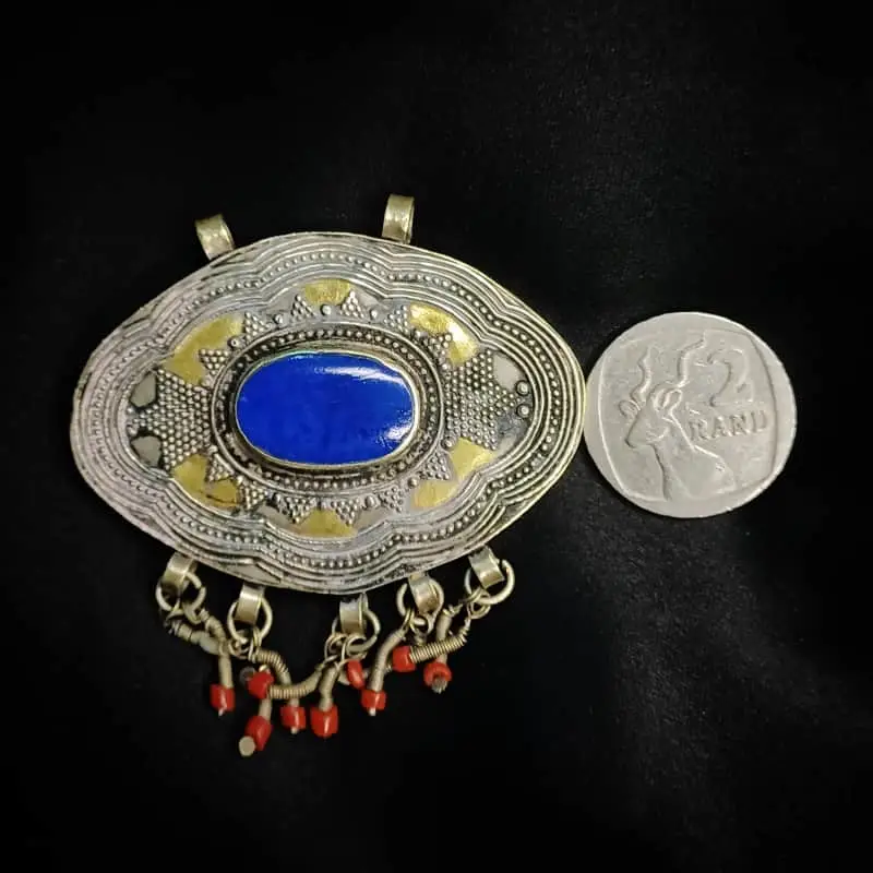 Vintage Intricate Pendant encased in Sterling Silver with a Lapis Lazuli stone