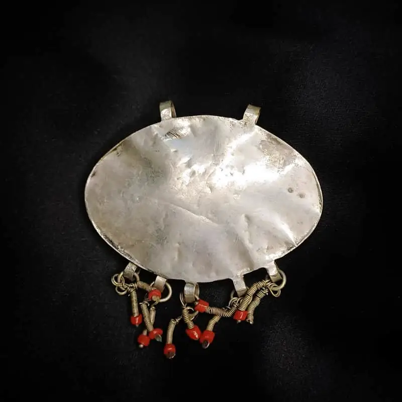 Vintage Intricate Pendant encased in Sterling Silver with a Lapis Lazuli stone