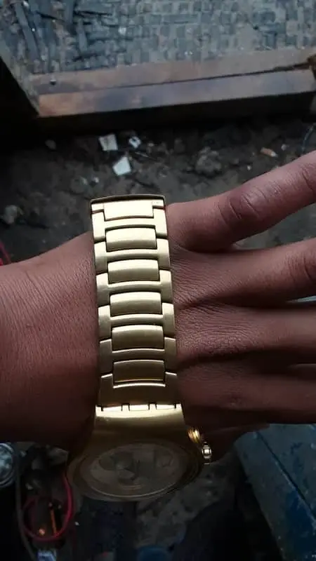 Swatch Irony Chrono "Dreamnight Gold" (Model Variant).