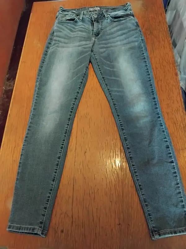 "Denizen" by Levis ladies skinny stretch jeans
