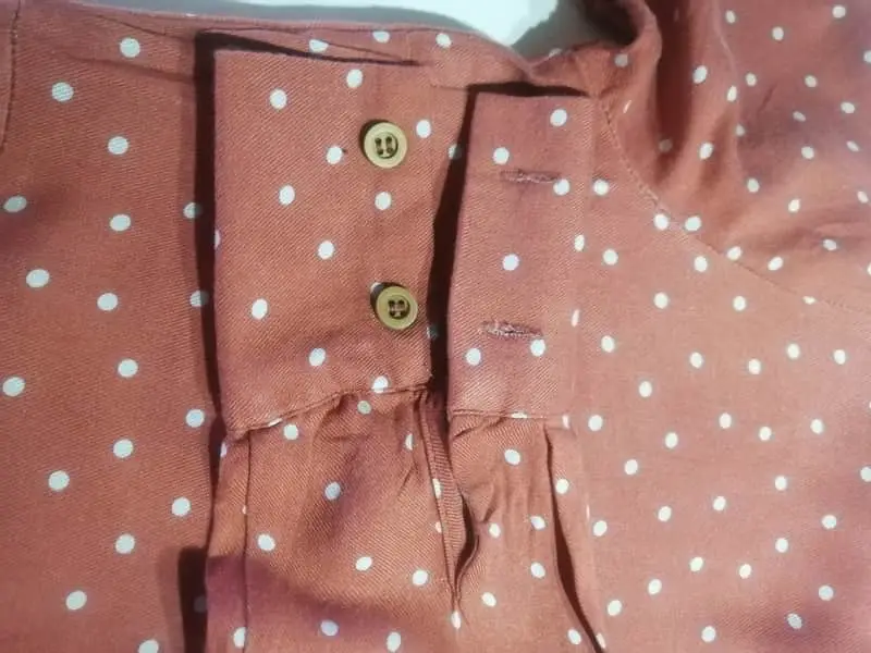 Belt is missing otherwise in good condition