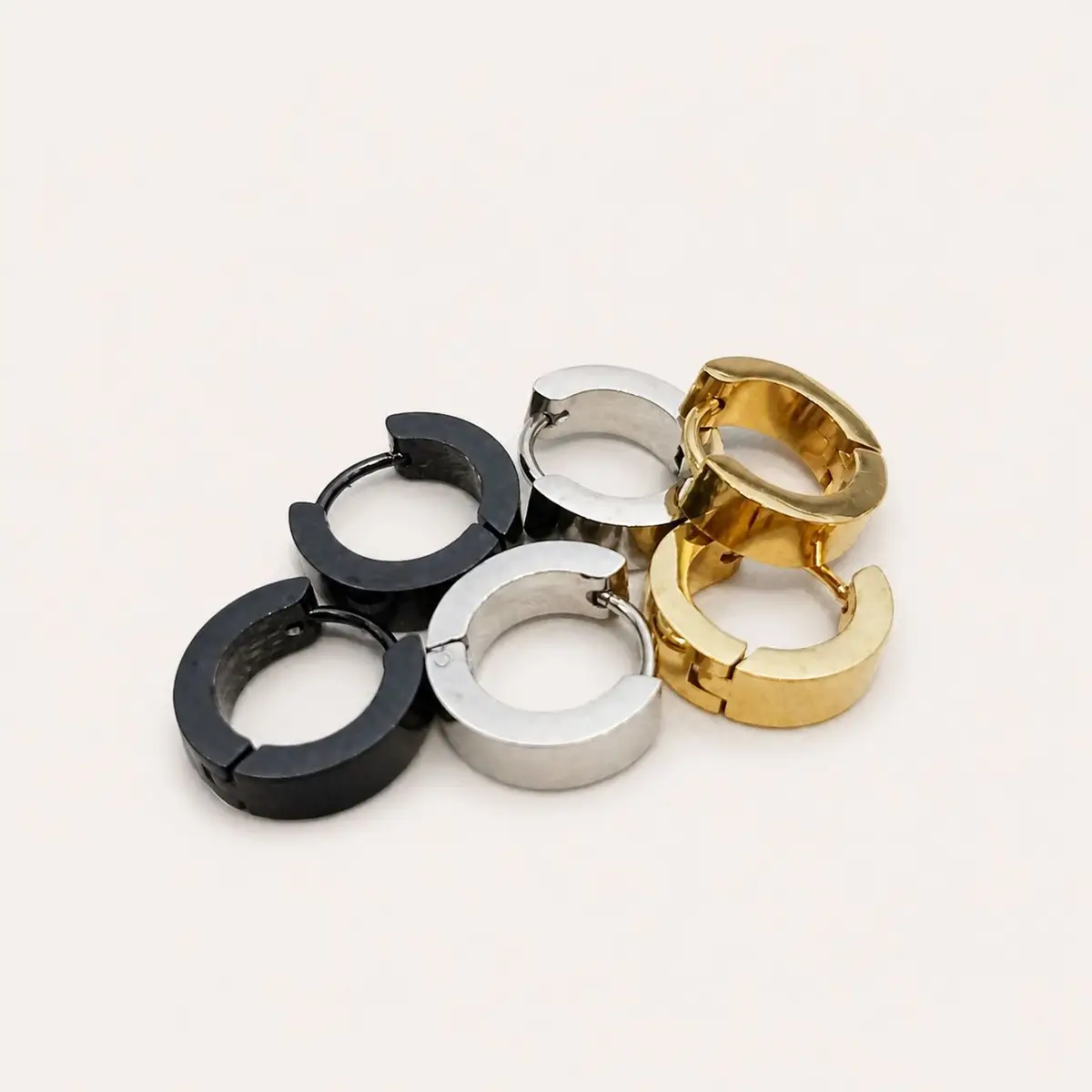 Generic Unisex Black Huggie Hoop Earrings Pair