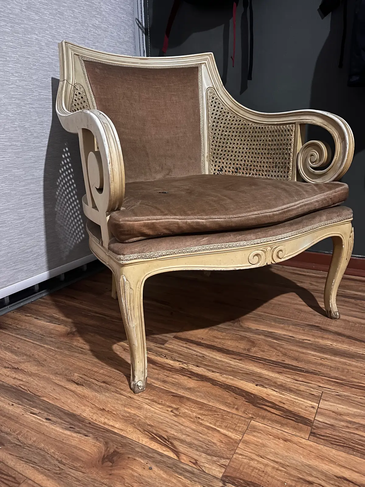 Vintage Vintage French-Style Cane Bench / Accent Chair – Solid Wood