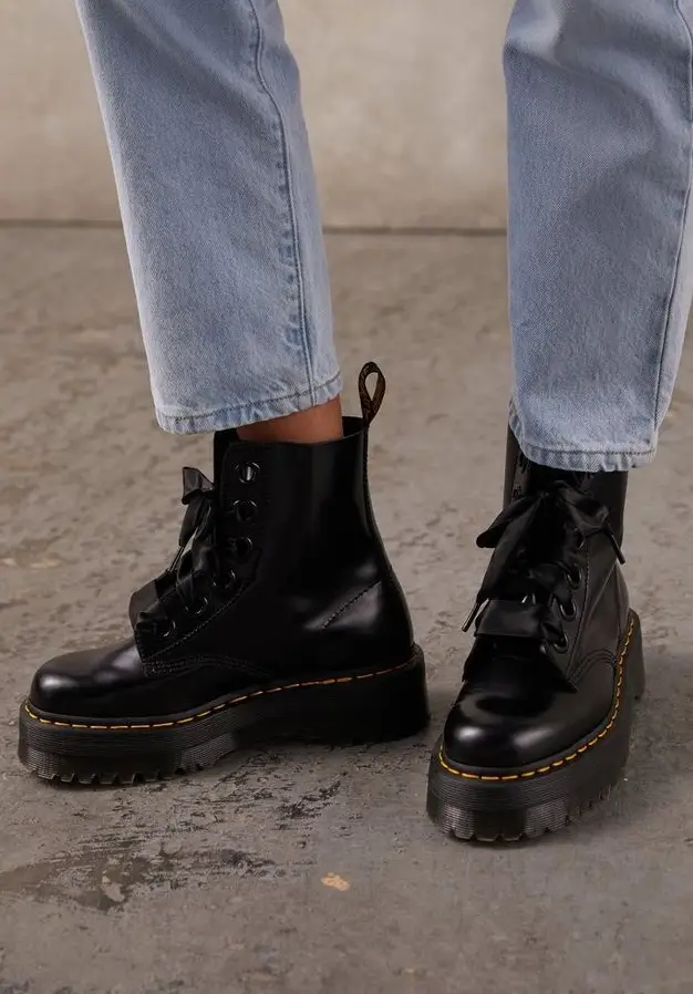 Dr Martens Molly platform boots size 5
