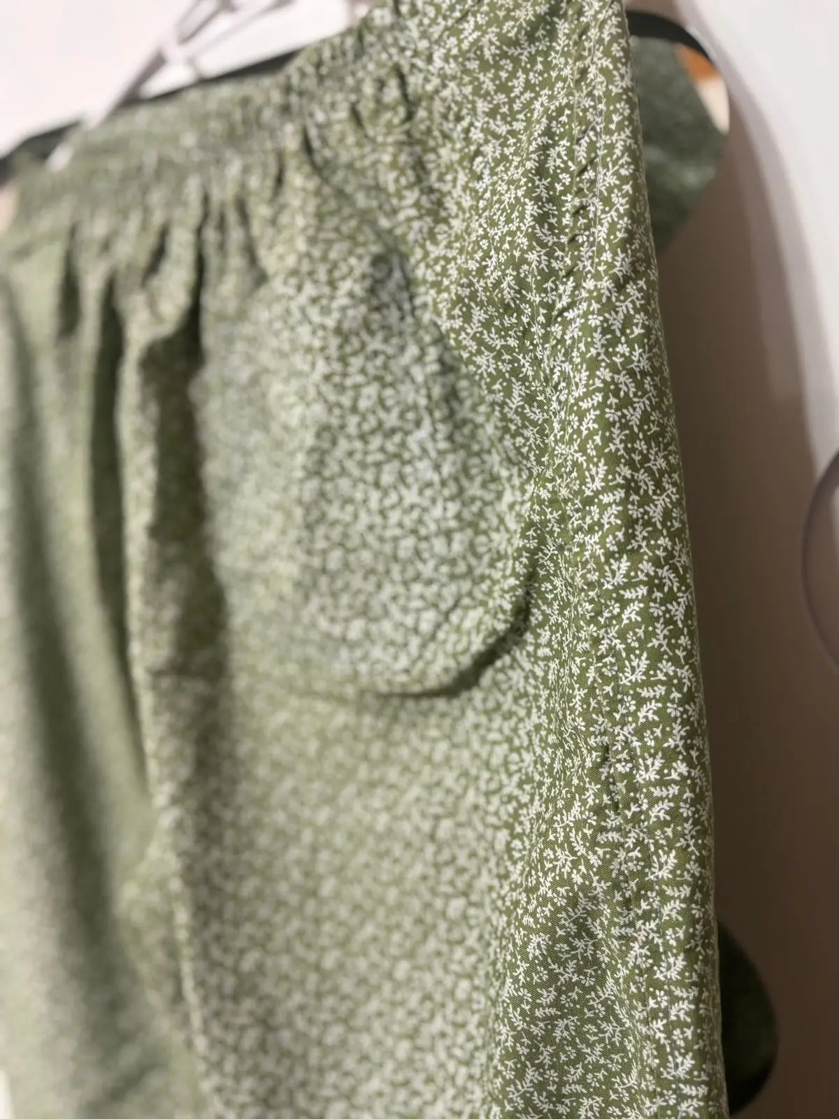 Green Patterned High-Waisted Pants