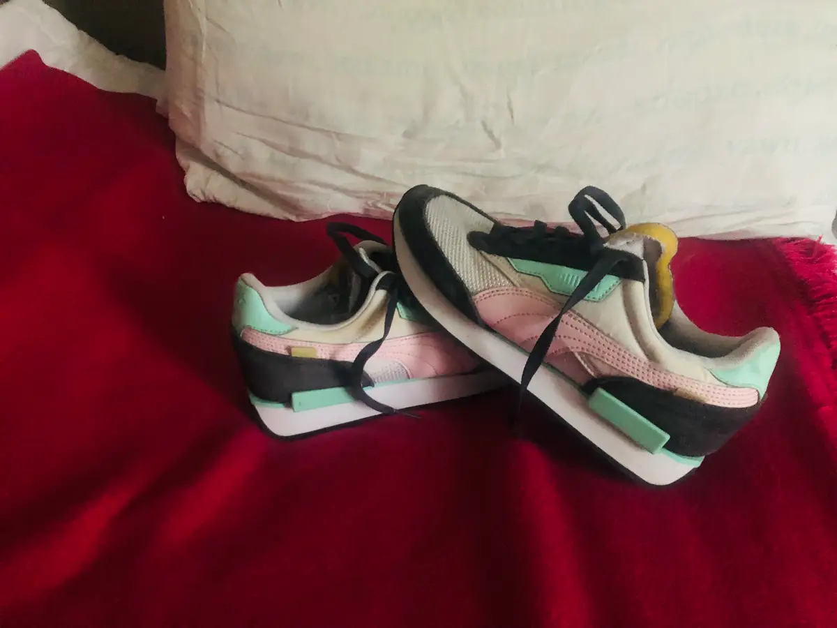 Puma Preloved puma sneakers,