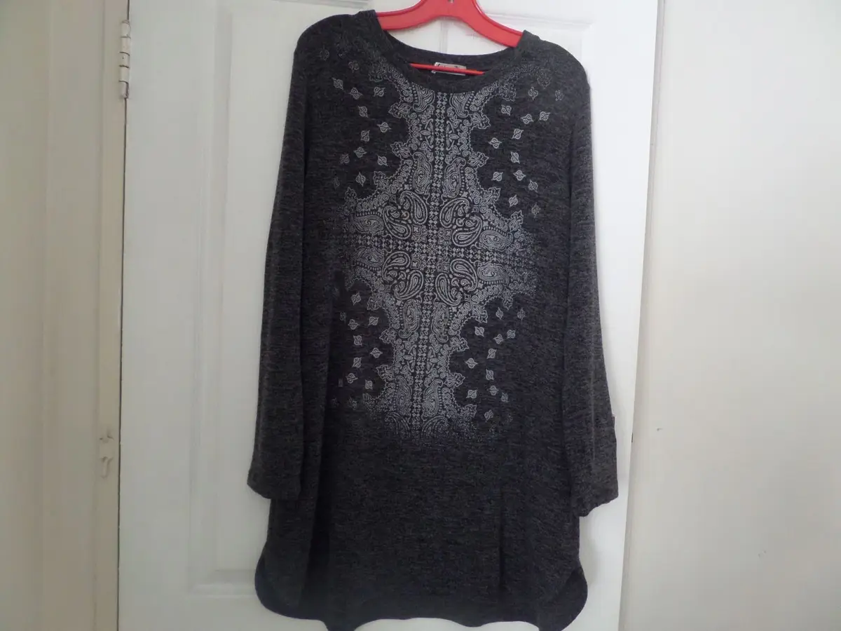 Truworths Grey Paisley Print Long Sleeve Tunic Top