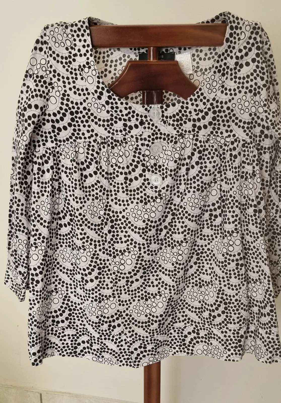 Generic Black and White Patterned Button-Up Blouse