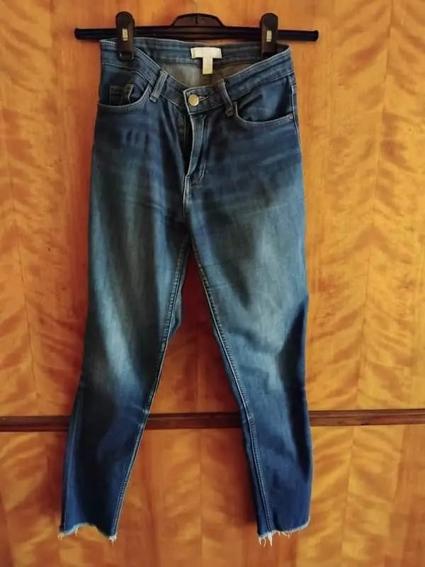H&M ladies classic skinny blue jeans